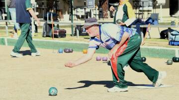 Keith Fisher from Lake Cargelligo delivering a bowl at the Forbes Bowls tournament recently. Photo Jennifer Kingham.