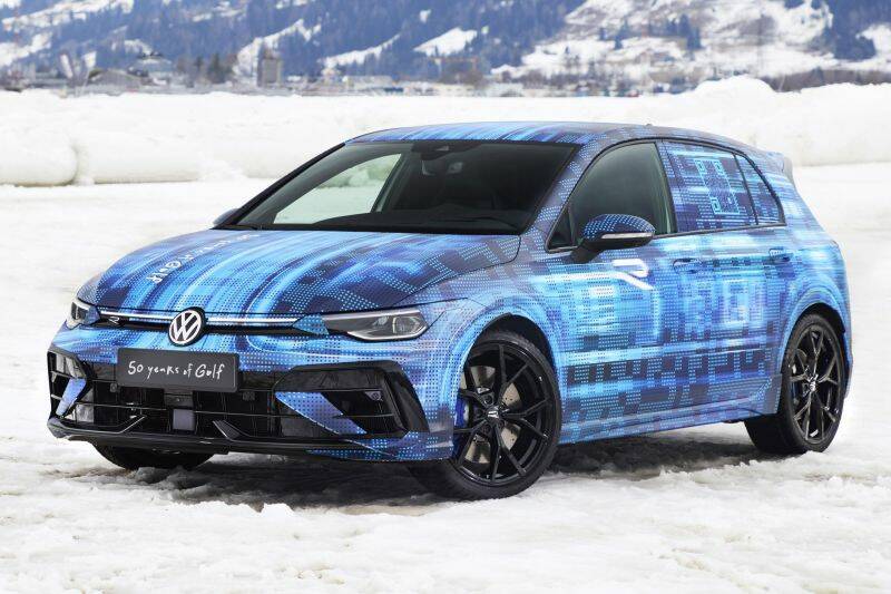 2025 Volkswagen Golf R teased, reveal date locked in
